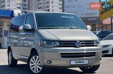 Мінівен Volkswagen Multivan 2015 в 