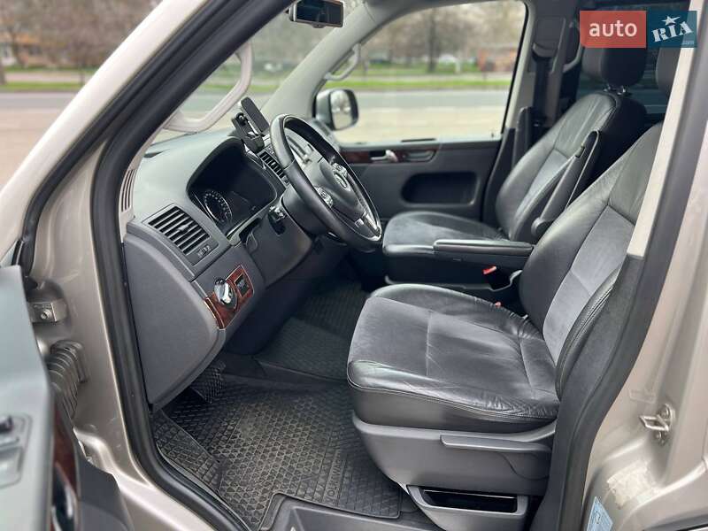 Минивэн Volkswagen Multivan 2015 в Одессе