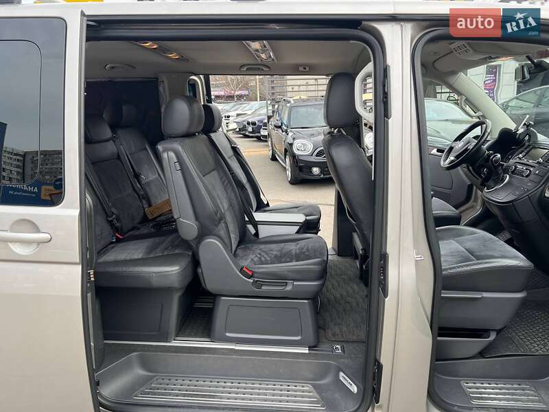 Минивэн Volkswagen Multivan 2015 в Одессе