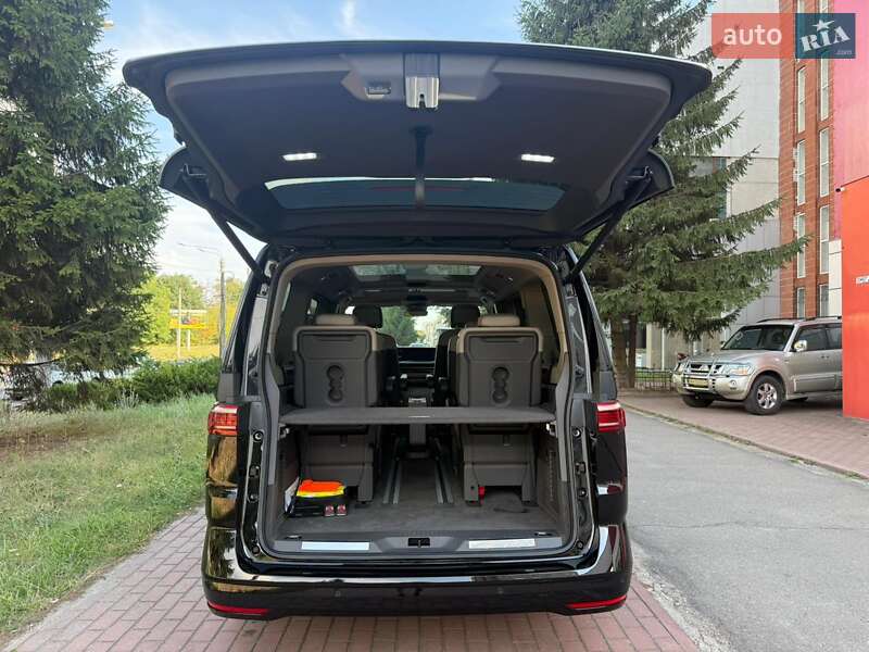 Мінівен Volkswagen Multivan 2022 в Києві