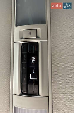 Минивэн Volkswagen Multivan 2022 в 