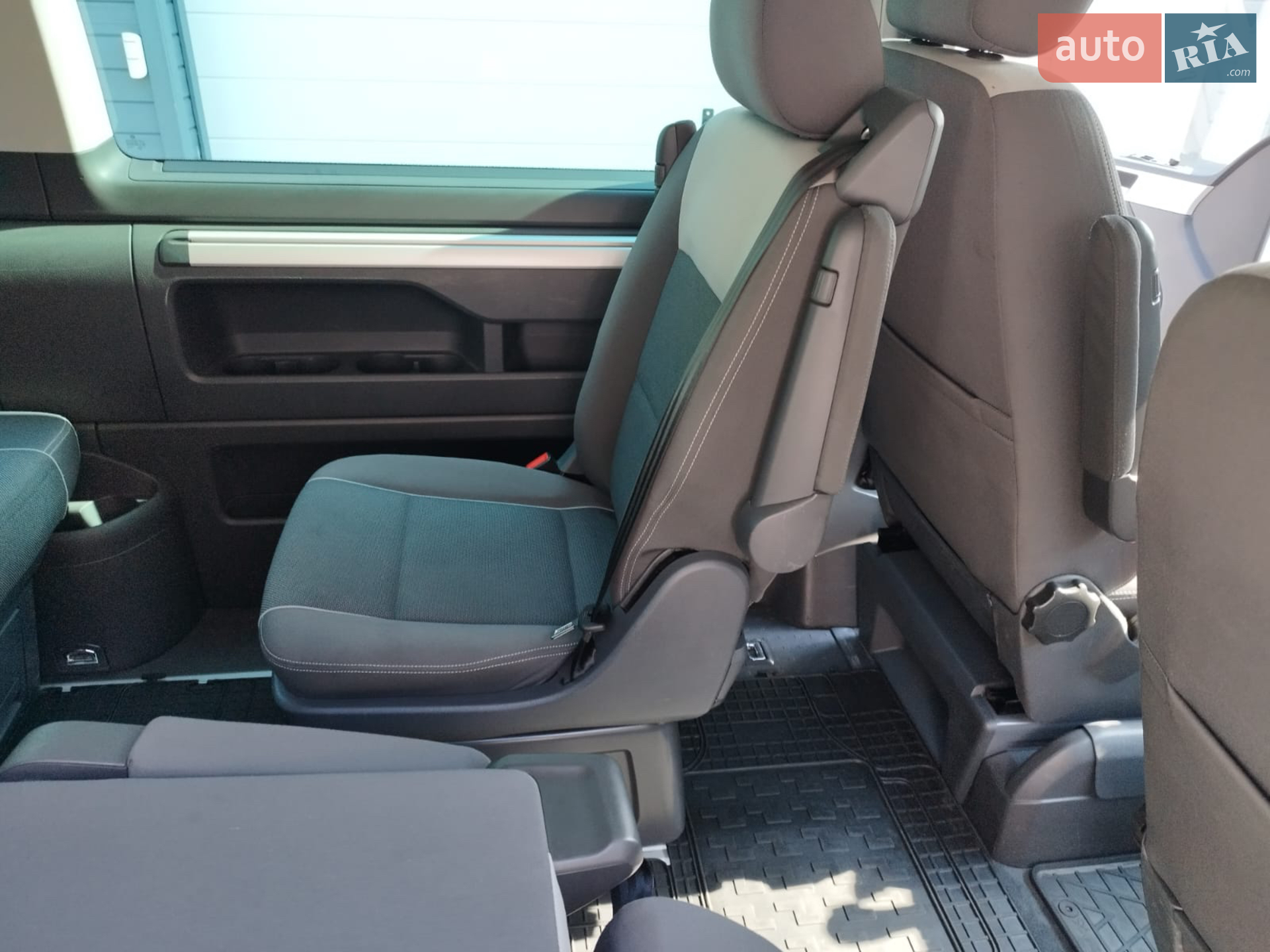 2010 Volkswagen Multivan - мініатюра 12