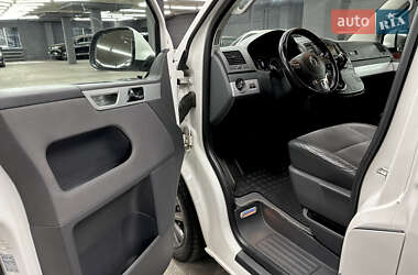 Минивэн Volkswagen Multivan 2015 в 