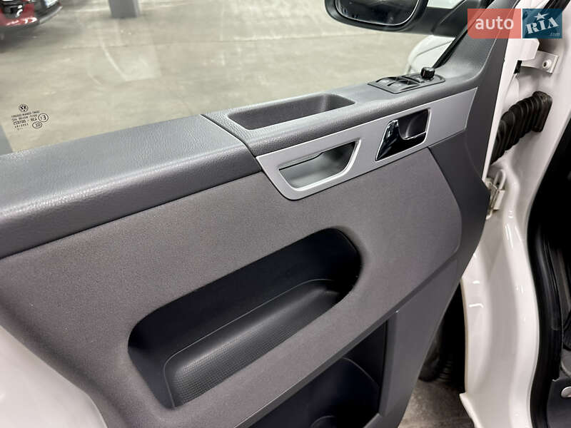 Минивэн Volkswagen Multivan 2015 в Харькове фото 13 Минивэн Volkswagen Multivan 2015 в Харькове