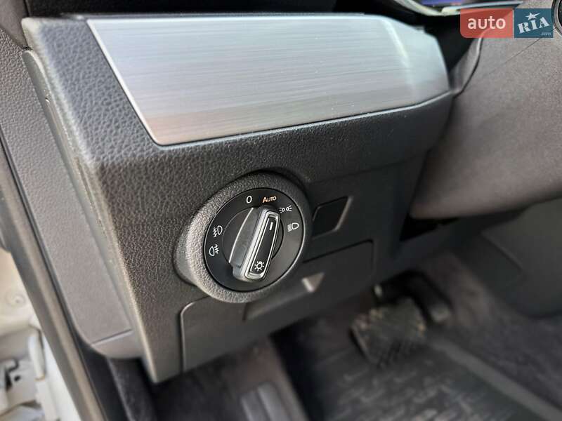 Минивэн Volkswagen Multivan 2020 в Киеве