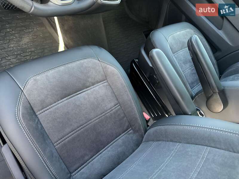Минивэн Volkswagen Multivan 2020 в Киеве