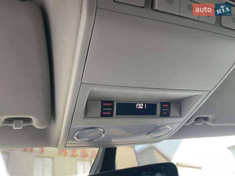 Минивэн Volkswagen Multivan 2017 в Черновцах