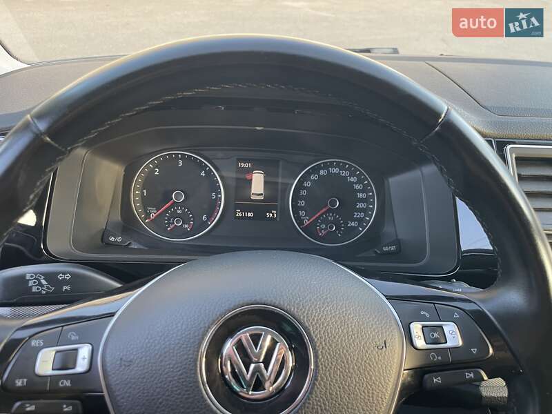Минивэн Volkswagen Multivan 2017 в Черновцах