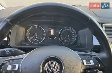 Минивэн Volkswagen Multivan 2017 в 