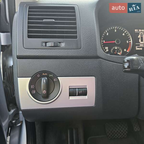 Минивэн Volkswagen Multivan 2011 в Стрые фото 16 Минивэн Volkswagen Multivan 2011 в Стрые