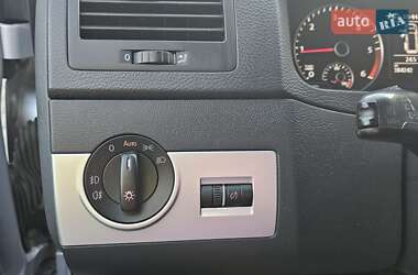 Минивэн Volkswagen Multivan 2011 в 
