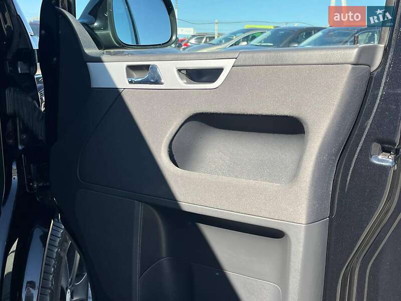 Минивэн Volkswagen Multivan 2012 в Львове фото 51 Минивэн Volkswagen Multivan 2012 в Львове