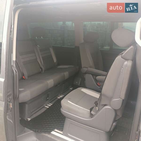 Минивэн Volkswagen Multivan 2013 в Ровно