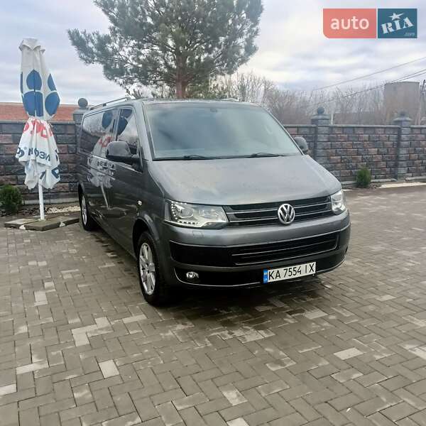 Минивэн Volkswagen Multivan 2013 в Ровно