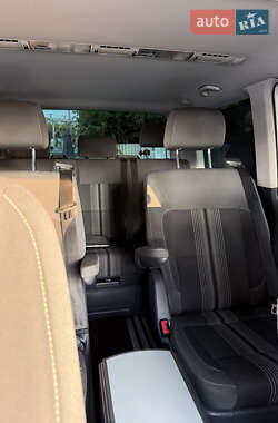 Мінівен Volkswagen Multivan 2012 в 
