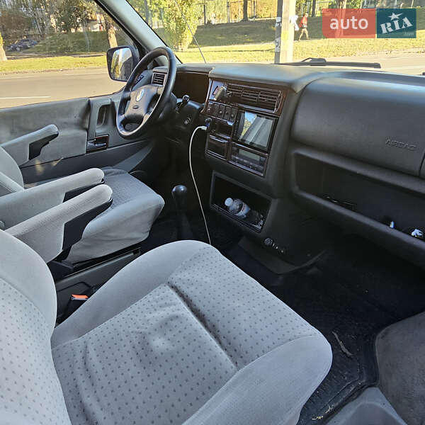 Мінівен Volkswagen Multivan 2000 в Києві