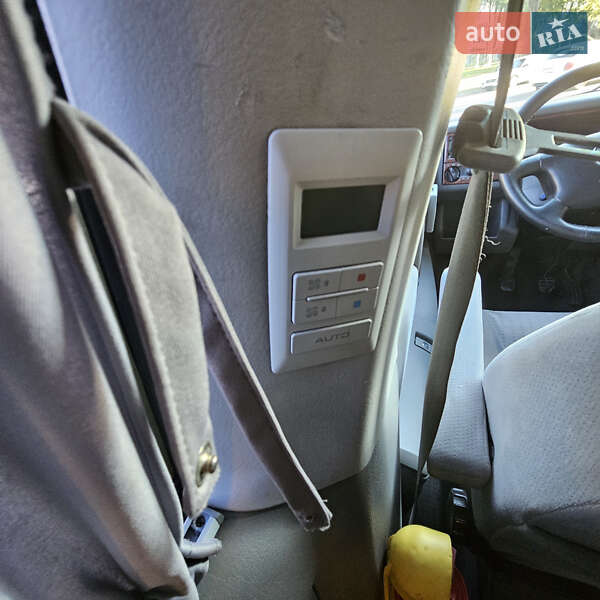 Мінівен Volkswagen Multivan 2000 в Києві