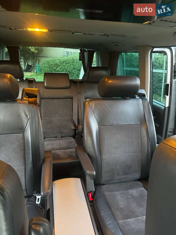 Минивэн Volkswagen Multivan 2010 в Киеве