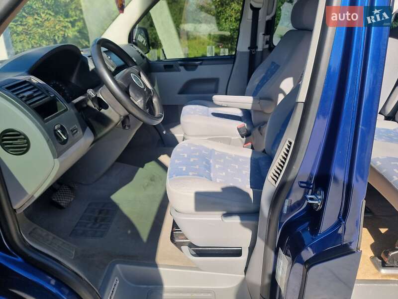 Минивэн Volkswagen Multivan 2005 в Болехове фото 38 Минивэн Volkswagen Multivan 2005 в Болехове
