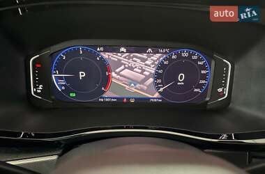 Минивэн Volkswagen Multivan 2020 в 