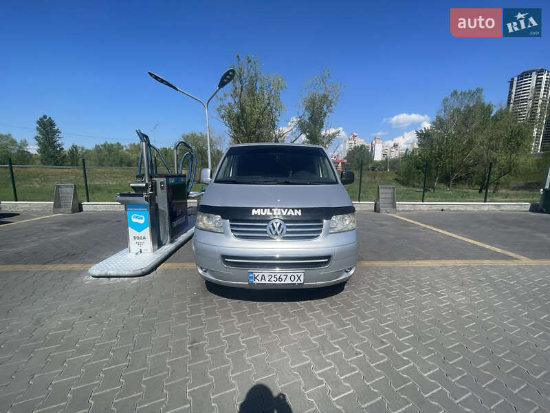 Минивэн Volkswagen Multivan 2003 в 