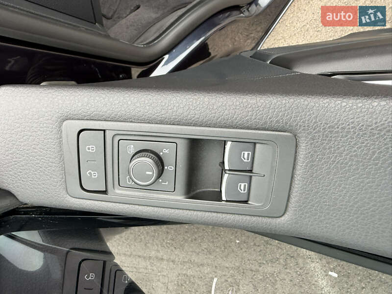 Минивэн Volkswagen Multivan 2017 в Ковеле