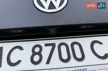 Мінівен Volkswagen Multivan 2017 в 