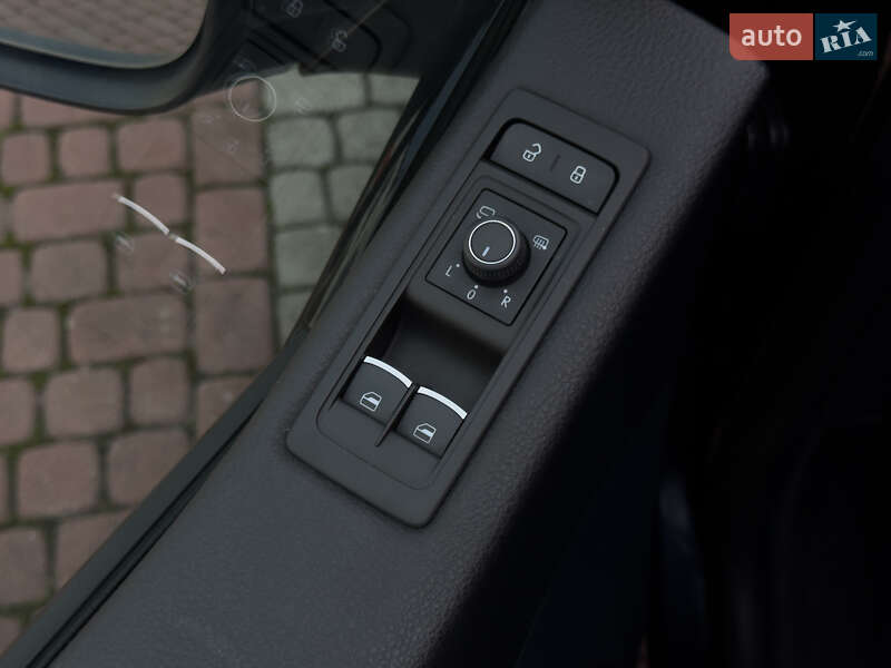 Мінівен Volkswagen Multivan 2019 в Мукачевому