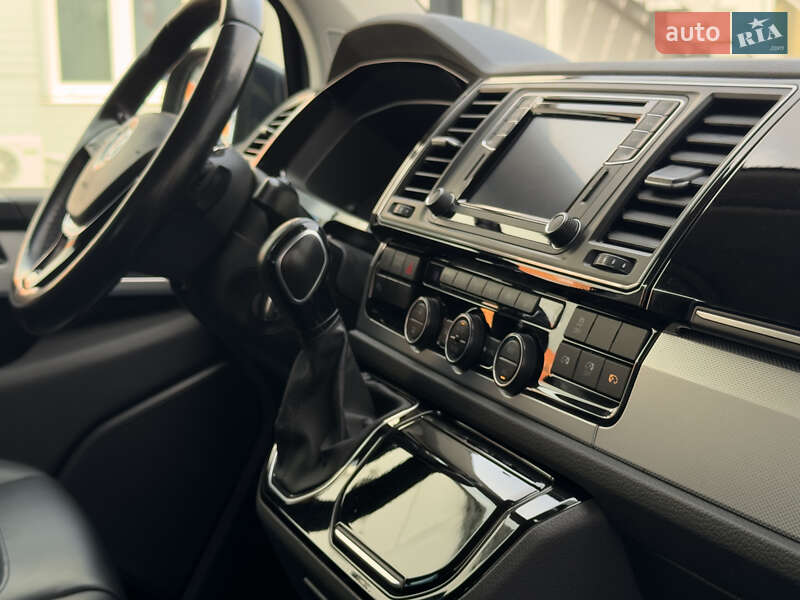 Мінівен Volkswagen Multivan 2019 в Мукачевому