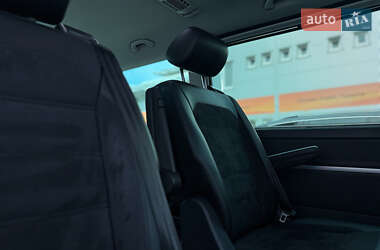 Минивэн Volkswagen Multivan 2019 в 