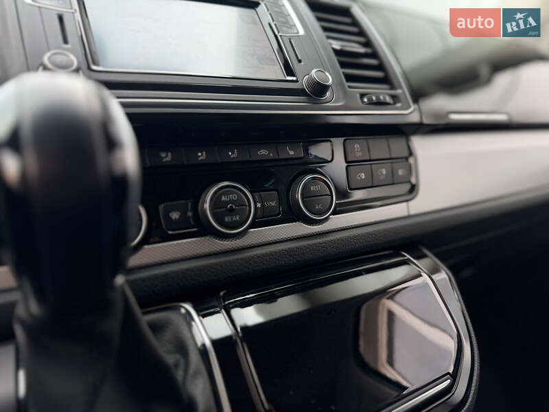 Мінівен Volkswagen Multivan 2019 в Мукачевому