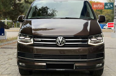 Минивэн Volkswagen Multivan 2016 в 