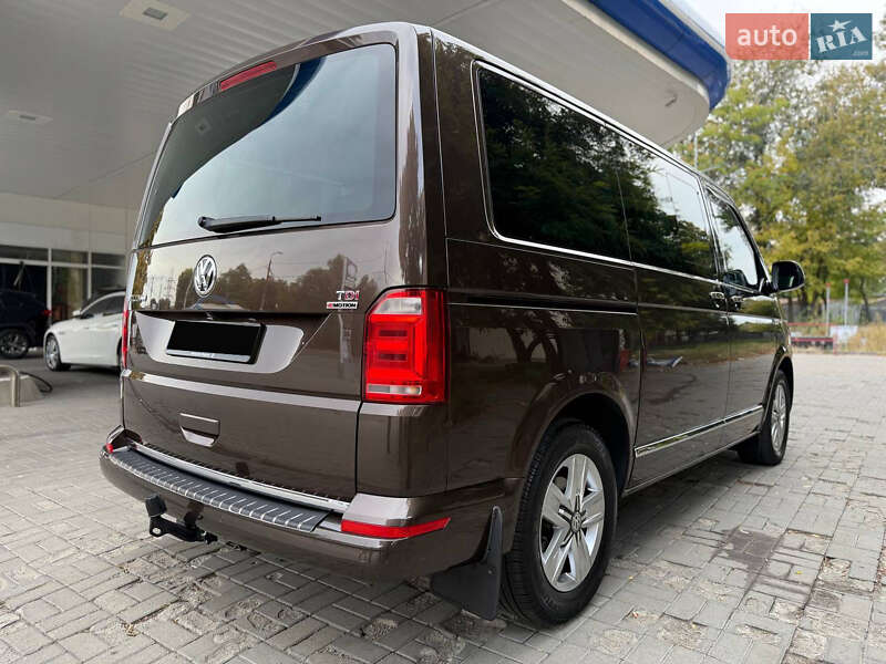 Минивэн Volkswagen Multivan 2016 в Днепре
