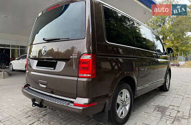 Минивэн Volkswagen Multivan 2016 в 