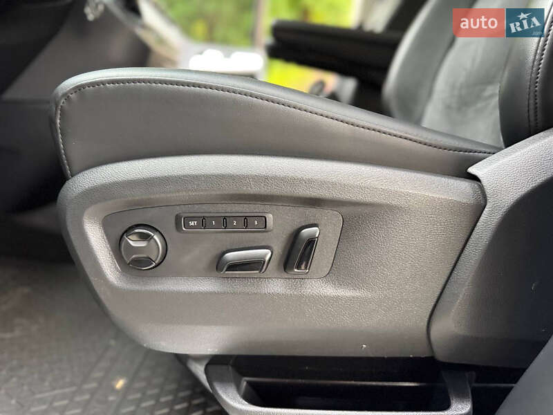 Минивэн Volkswagen Multivan 2016 в Днепре
