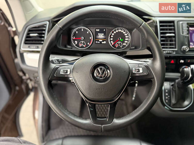 Минивэн Volkswagen Multivan 2016 в Днепре