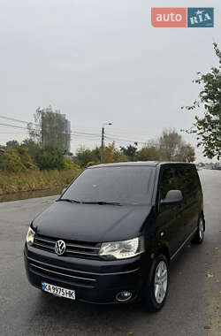 Минивэн Volkswagen Multivan 2011 в 
