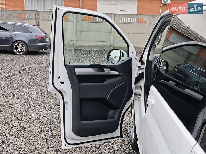 Минивэн Volkswagen Multivan 2019 в Луцке
