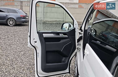 Мінівен Volkswagen Multivan 2019 в 