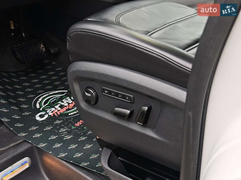 Минивэн Volkswagen Multivan 2019 в Луцке
