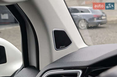 Мінівен Volkswagen Multivan 2019 в 