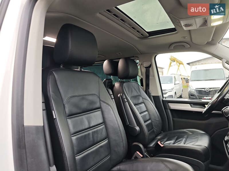 Минивэн Volkswagen Multivan 2019 в Луцке