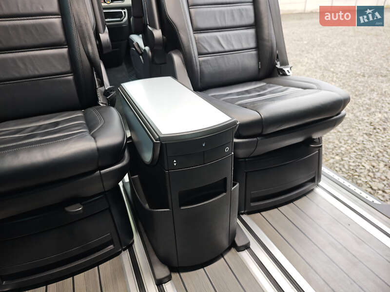Минивэн Volkswagen Multivan 2019 в Луцке