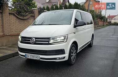 Мінівен Volkswagen Multivan 2017 в 