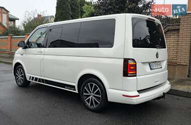 Мінівен Volkswagen Multivan 2017 в 