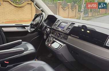 Мінівен Volkswagen Multivan 2017 в 