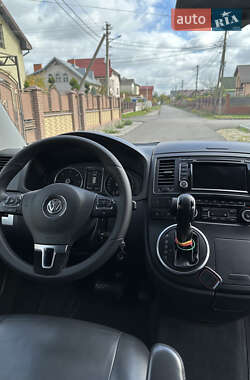 Минивэн Volkswagen Multivan 2012 в 