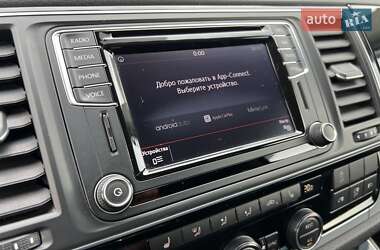 Минивэн Volkswagen Multivan 2015 в 