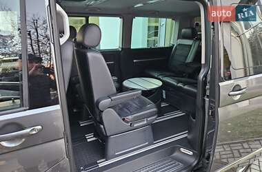 Мінівен Volkswagen Multivan 2015 в 