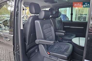 Мінівен Volkswagen Multivan 2015 в 